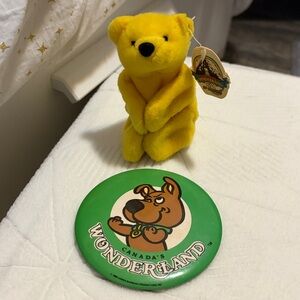Canada's Wonderland button scrappy doo  button 1980 and a 20th anniversary bear